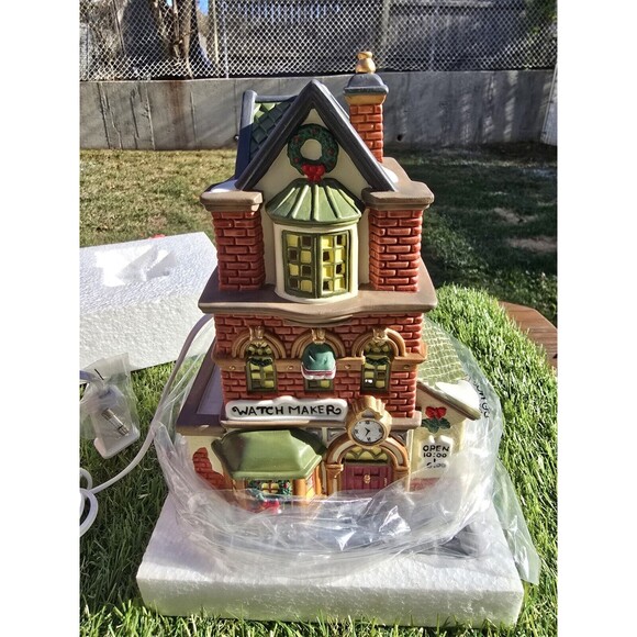 Vtg Town Square Collectibles WOODSIDE WATCH MAKER Christmas Village New In Box - Picture 5 of 10
